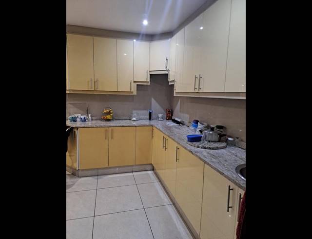 4 BEDROOM APARTMENT FOR SALE IN UMHLANGA ROCKS